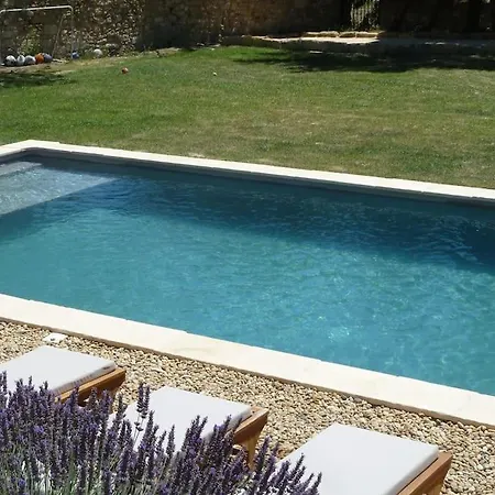 Mas De Village Avec Piscine Et Grand Jardin Cloture *