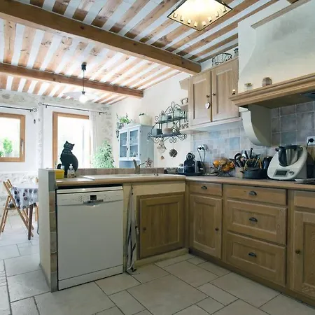 Holiday home Mas De Village Avec Piscine Et Grand Jardin Cloture Fournes