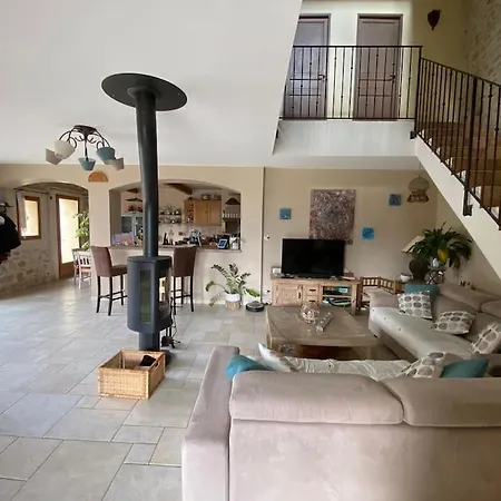 Mas De Village Avec Piscine Et Grand Jardin Cloture Fournès