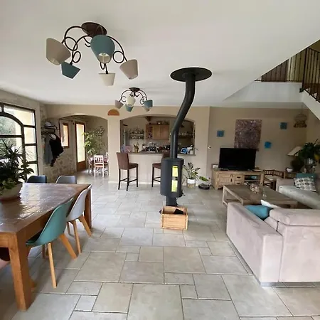 Feriehus Mas De Village Avec Piscine Et Grand Jardin Cloture *