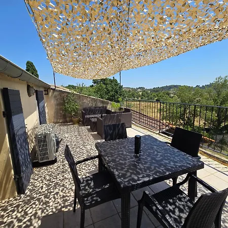 Mas De Village Avec Piscine Et Grand Jardin Cloture * Fournès